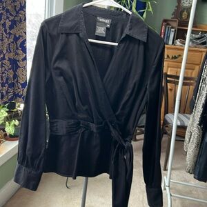 Medium Nlack Cotton blend crossover top